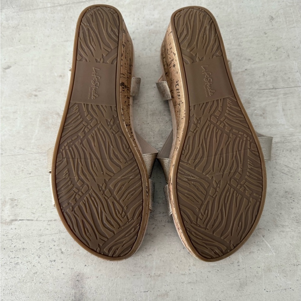 LIFE STRIDE Soft System Gold Shimmer Sandals - Picture 4 of 14